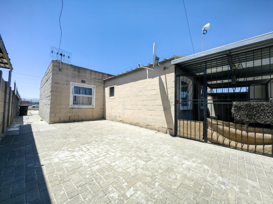 5 Bedroom Property for Sale in Eindhoven Western Cape